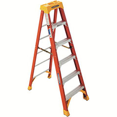 WERNER FIBERGLASS STEPLADDER