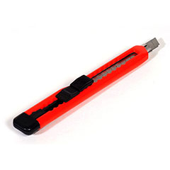 EP-100 Thin Break Away Blade Durable Plastic/Steel Sheath (60/case)